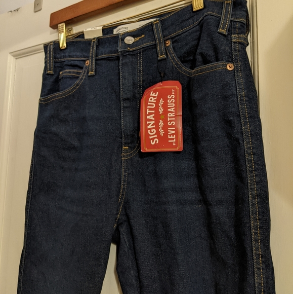 Levi Strauss Skinny Jeans - Picture 2 of 10